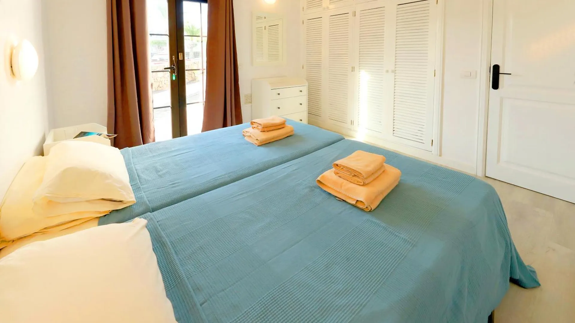 Salmarina Bungalows Puerto del Carmen  2*, Puerto del Carmen (Lanzarote)